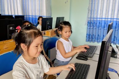 “Tổ chức cho trẻ tham quan trường Tiểu học” là một trong những hoạt động trải nghiệm ngoại khóa trong chương trình chăm sóc, giáo dục trẻ của Trường Mầm non Bình Khương, tạo cho trẻ không khí vui tươi, phấn khởi và hào hứng, giúp trẻ chuẩn bị tâm thế sẵn sàng vào lớp Một (NĂM HỌC 2022 – 2023)